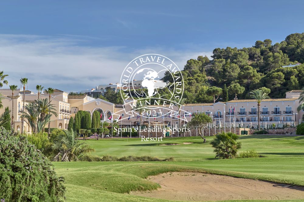 El resort ha sido reconocido en los mayores galardones internacionales a la excelencia en el sector hotelero como Spain’s Leading Sports Resort por su impresionante oferta deportiva