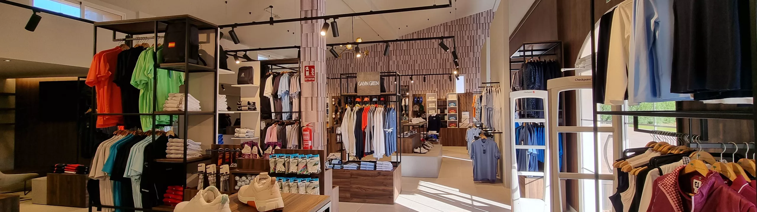 La clothing store club sales